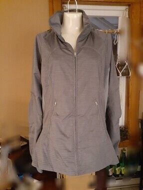 Lululemon Run Make A Break Jacket SIZE 12